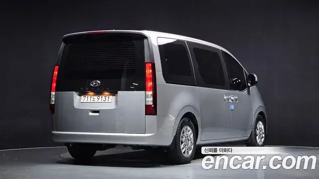 Hyundai Staria 2021 — Photo 20/31