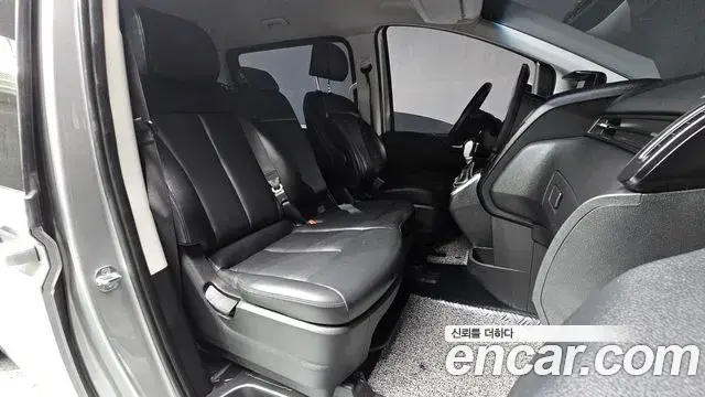 Hyundai Staria 2021 — Photo 6/31