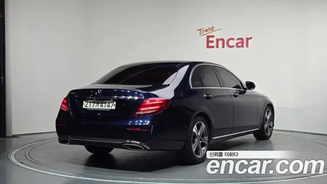 Mercedes-Benz E-Class 2018 — Фото 2/20