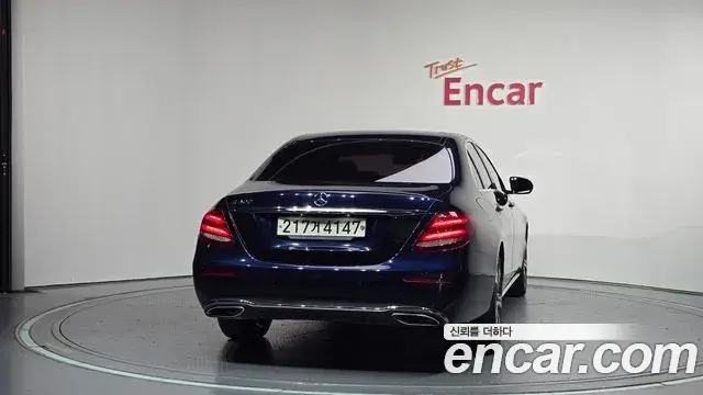 Mercedes-Benz E-Class 2018 — Фото 4/20