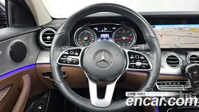 Mercedes-Benz E-Class 2018 — Фото 13/20