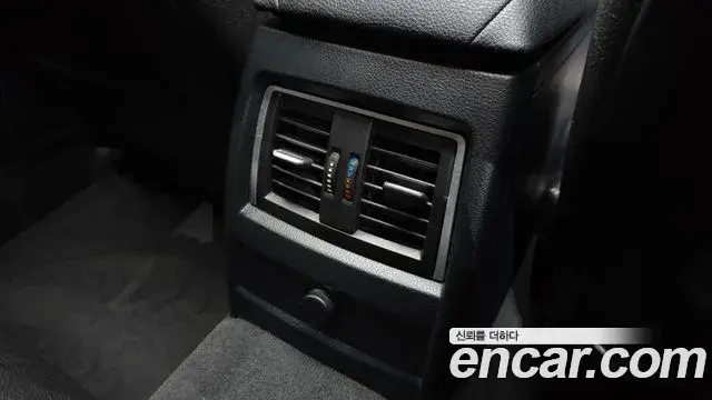 BMW 3 Series 2018 — Şəkil 23/31