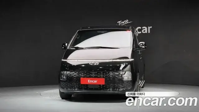 Hyundai Staria 2023 — ფოტო 24/32