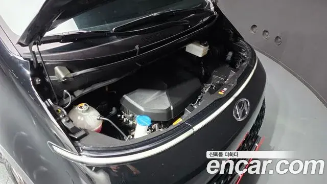 Hyundai Staria 2023 — ფოტო 16/32