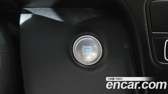 Hyundai Staria 2023 — ფოტო 27/32