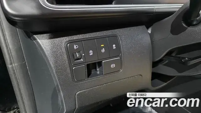 Hyundai Staria 2023 — ფოტო 31/32