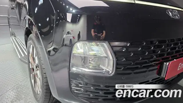 Hyundai Staria 2023 — ფოტო 20/32