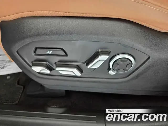 Hyundai Santa Fe 2024 — ფოტო 8/20