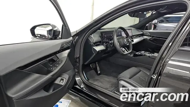 BMW 5 Series 2024 — Şəkil 10/20