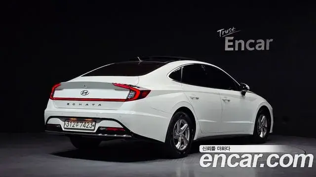 Hyundai Sonata 2019 — Фото 1/20