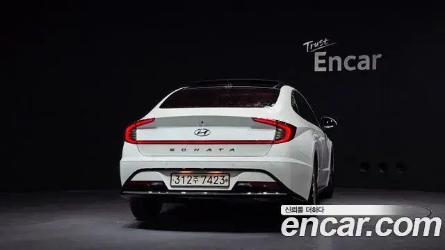 Hyundai Sonata 2019 — Фото 3/20