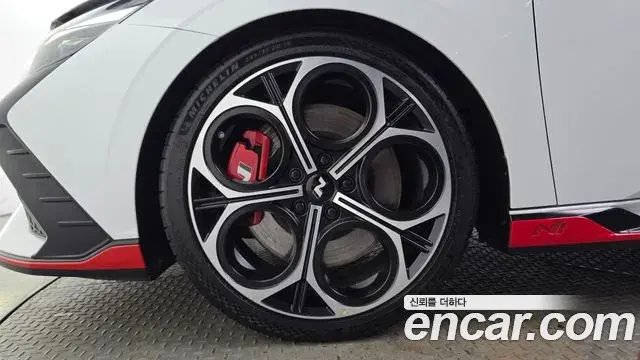 Hyundai The New Avante Hybrid 2022 — Photo 2/20