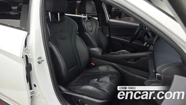 Hyundai The New Avante Hybrid 2022 — Photo 6/20