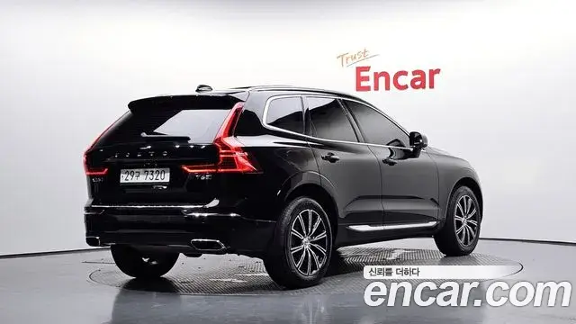 Volvo XC60 2018 — Фото 1/20