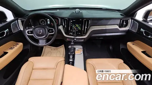 Volvo XC60 2018 — Фото 9/20