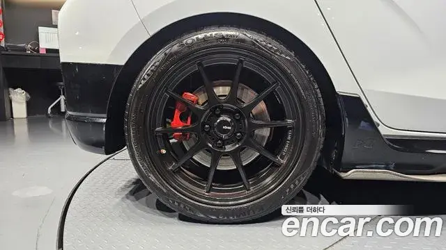 Hyundai Veloster 2019 — Şəkil 24/35