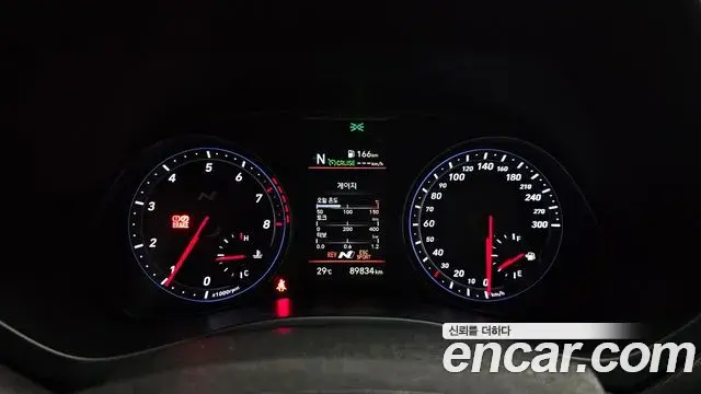 Hyundai Veloster 2019 — Şəkil 28/35