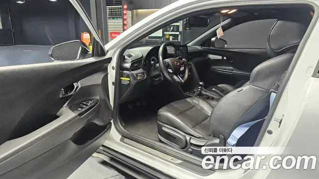 Hyundai Veloster 2019 — Şəkil 30/35
