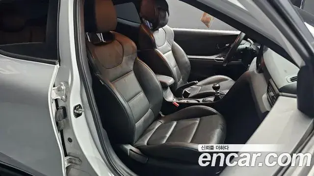 Hyundai Veloster 2019 — Şəkil 2/35
