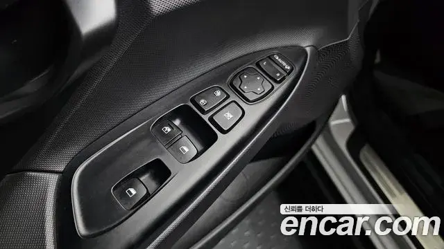 Hyundai Veloster 2019 — Şəkil 35/35