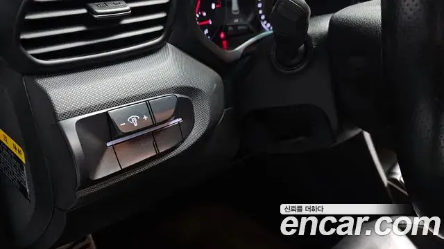 Hyundai Veloster 2019 — Şəkil 11/35