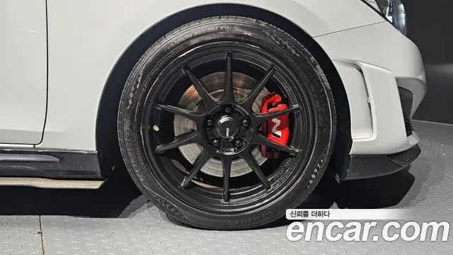 Hyundai Veloster 2019 — Şəkil 32/35