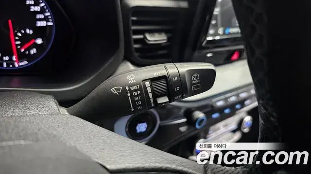 Hyundai Veloster 2019 — Şəkil 29/35