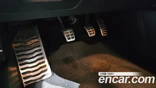 Hyundai Veloster 2019 — Şəkil 34/35