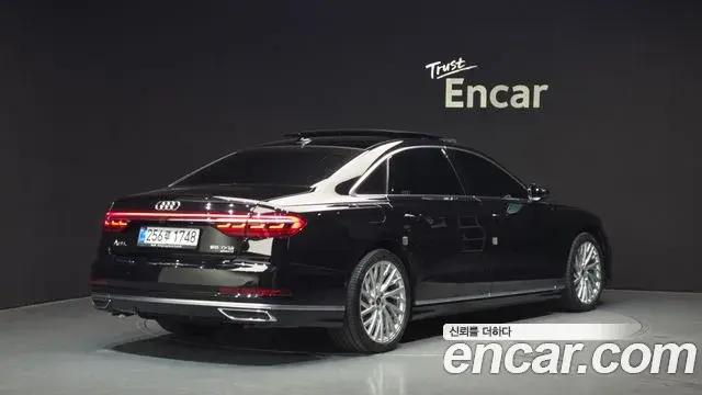 Audi A8 2021 — Photo 33/37