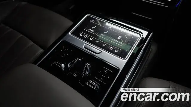 Audi A8 2021 — Photo 26/37