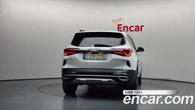 Kia Seltos 2022 — Şəkil 10/33
