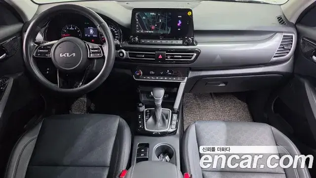 Kia Seltos 2022 — Şəkil 28/33