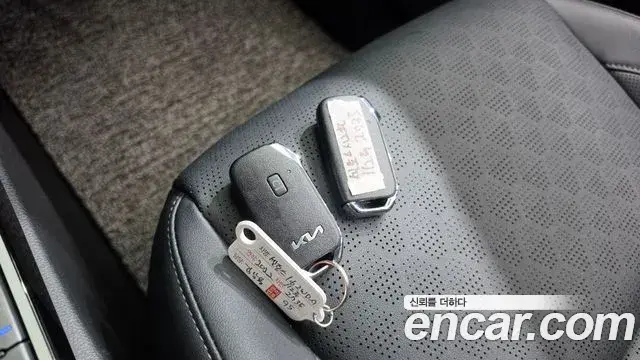 Kia Seltos 2022 — Şəkil 26/33