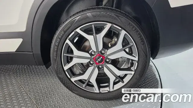 Kia Seltos 2022 — Şəkil 16/33