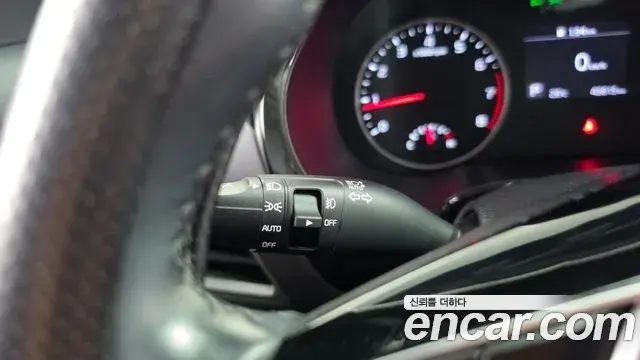 Kia Seltos 2022 — Şəkil 23/33
