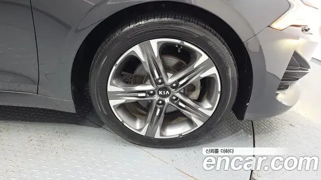Kia K5 2021 — Photo 28/30