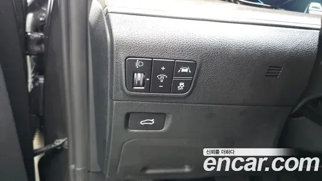 Kia K5 2021 — Photo 9/30