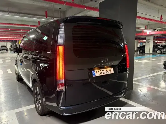 Hyundai Staria 2022 — Photo 4/11