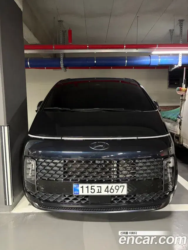 Hyundai Staria 2022 — Photo 1/11