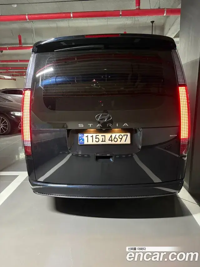 Hyundai Staria 2022 — Photo 2/11