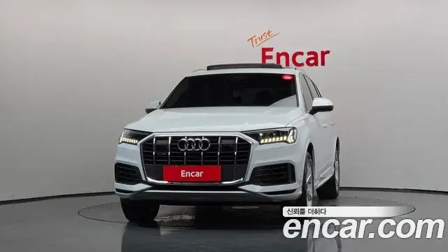 Audi Q7 2020 — ფოტო 24/34