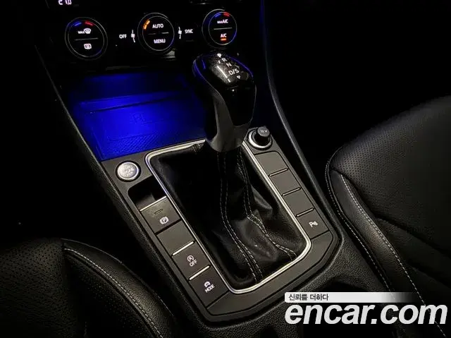 Volkswagen Jetta 2023 — Фото 10/15
