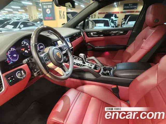Porsche Cayenne 2020 — ფოტო 8/20