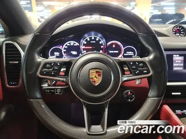 Porsche Cayenne 2020 — ფოტო 15/20