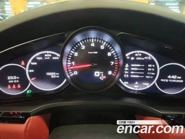 Porsche Cayenne 2020 — ფოტო 2/20