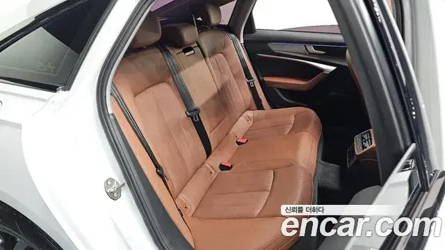 Audi A6 2020 — ფოტო 13/32