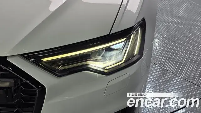 Audi A6 2020 — ფოტო 30/32