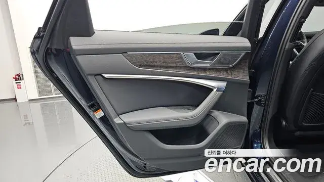 Audi A6 2020 — Şəkil 14/34