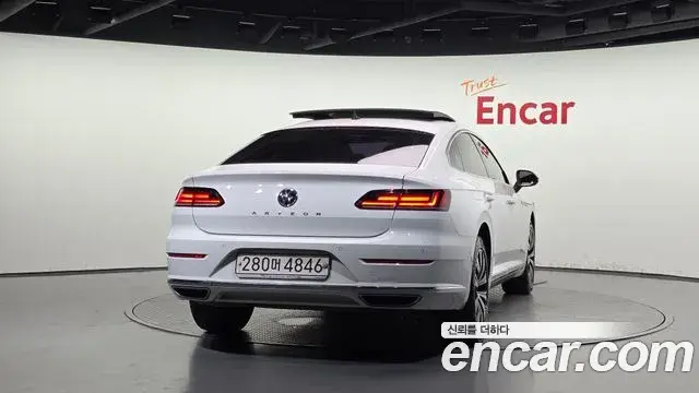 Volkswagen Arteon 2019 — Şəkil 13/20