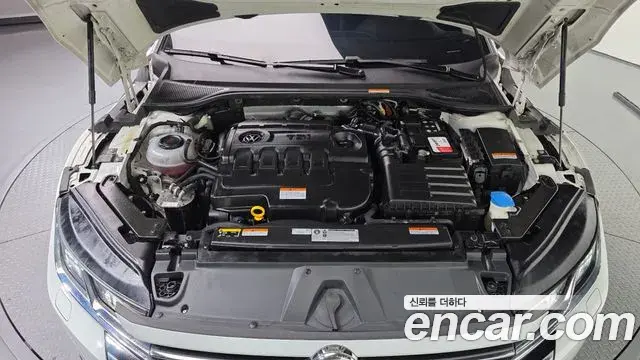 Volkswagen Arteon 2019 — Şəkil 15/20